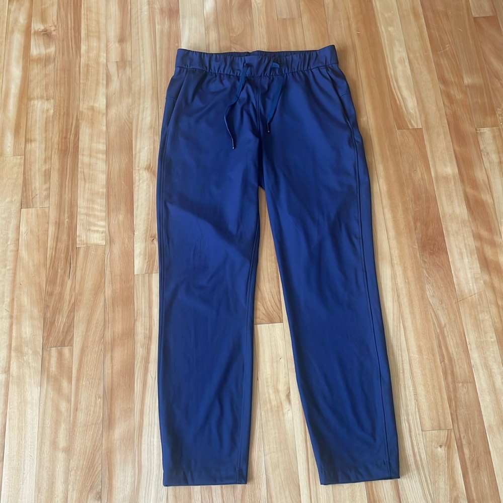 EUC CRZ Yoga 4-Way Stretch travel casual 7/8 pants